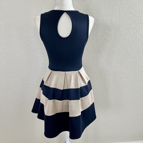 Flashing Lights Size Small Flare Party Dress Striped Dark Navy Blue & Off White - Picture 6 of 15